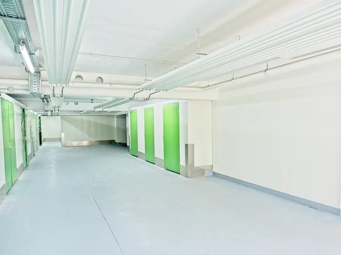Deckenstrahlheizung im Gewerbe · Bild 6